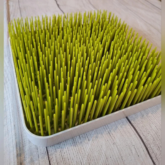 Boon Grass Countertop Drying Rack. Perfect for bottles or any hand washed items - Picture 4 of 5